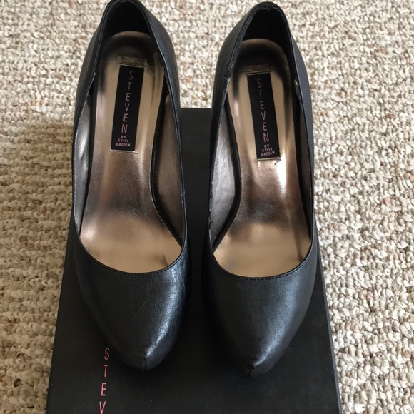 High heel pumps - Picture 1 of 4